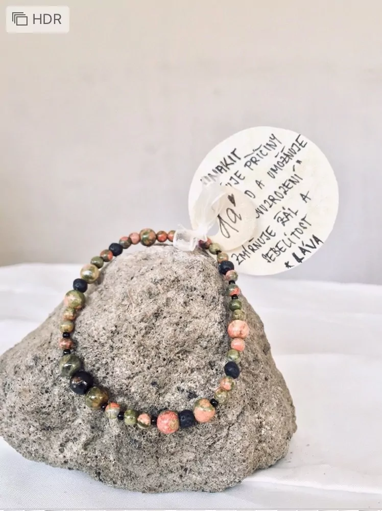 Unakit / Turmalín / Láva