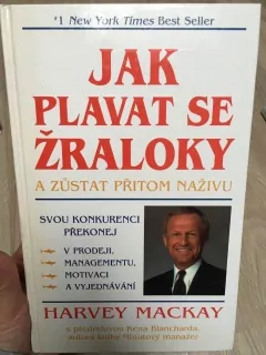 Jak plavat se žraloky a zůstat přitom naživu