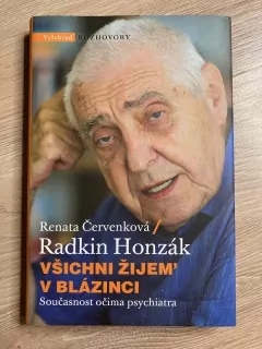 Všichni žijem v blázinci