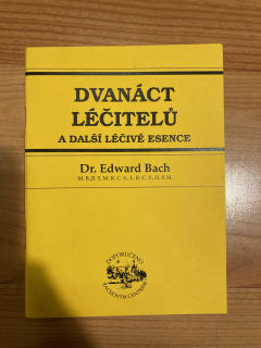 Dvanáct léčitelů a další léčivé esence